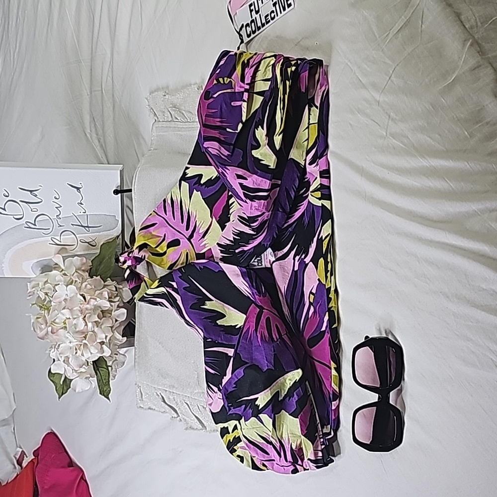 Top Future Collective Botanical Wrap Neck Halter Tiny Top  W/ Alani Noelle 3X - Picture 7 of 9